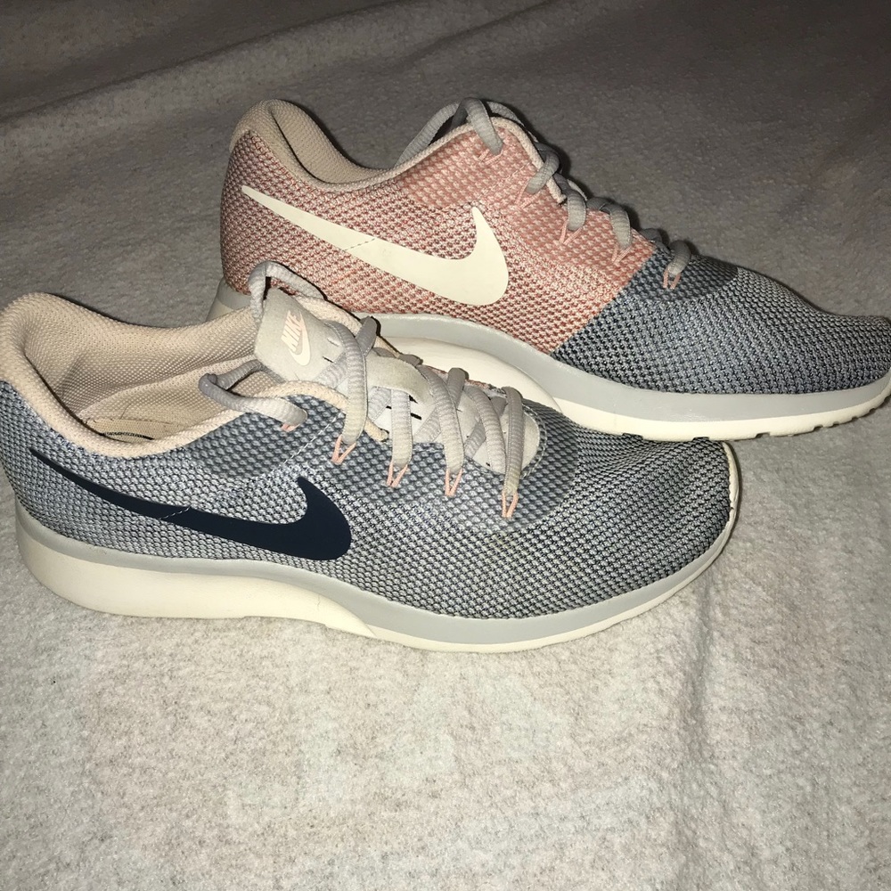 Women’s Nike shoes